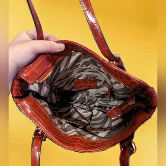 Anne Klein- red crocodile print purse - Picture 8 of 11